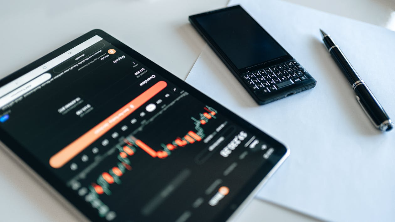 XRP Price Prediction: Can Legal Clouds Clear the Path?