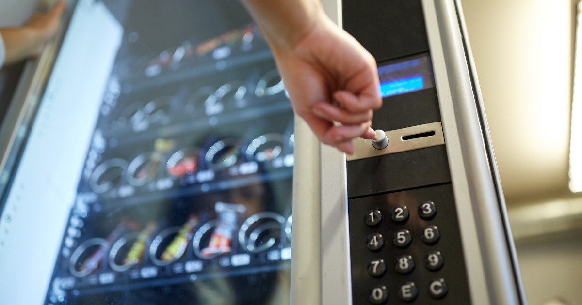 VENDING MACHINE2.jpg